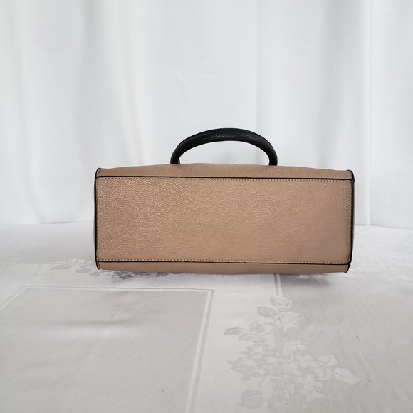 🌟Host Pick🌟Kate & Alex Cuffaro Italian Design Crossbody adjustable long strap. - Picture 8 of 9